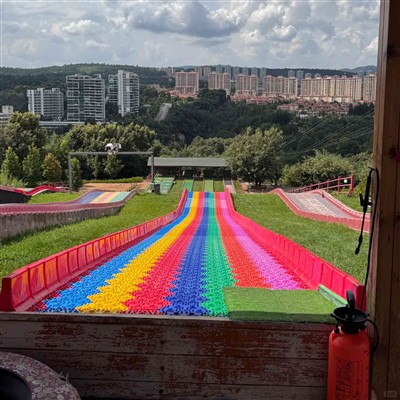 رینبو سلائیڈز عالمی مقبولیت حاصل کرتے ہیں ، جدید ڈیزائن بیرونی تفریح ​​میں نئے رجحان کی رہنمائی ک...