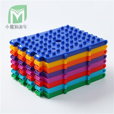 گیند کے ساتھ چار کونے والی رینبو سلائیڈ